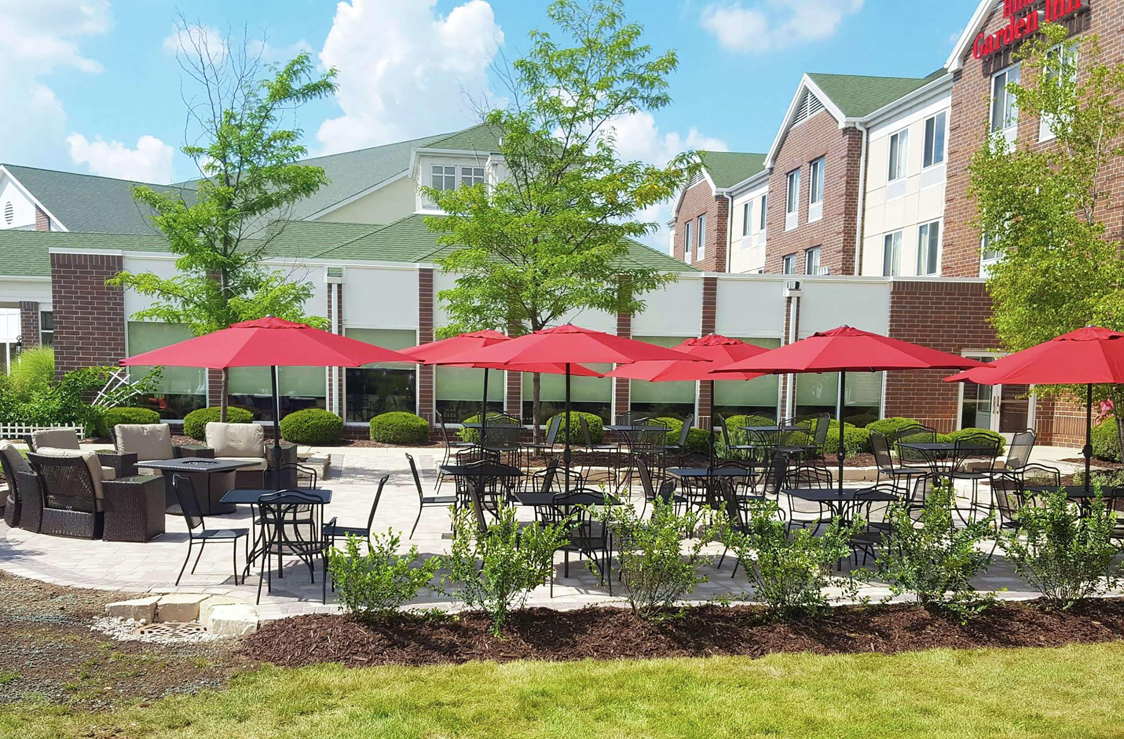 Hilton Garden Inn Milwaukee Northwest Conference Center Exterior photo